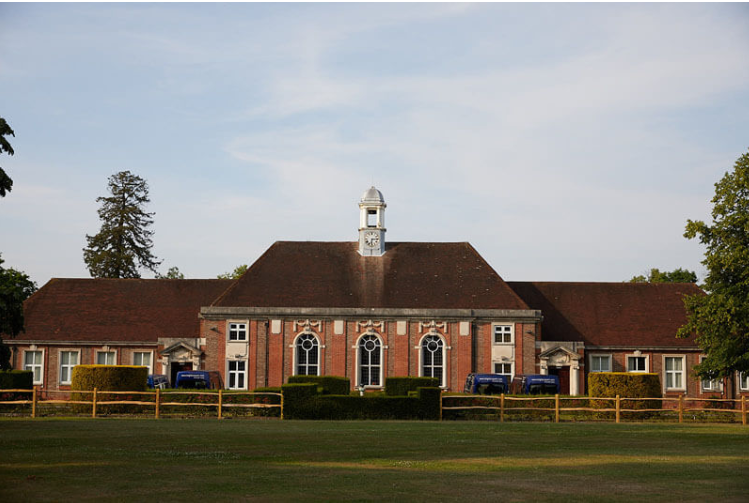  Leighton Park School